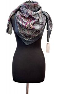 Klasický indický šátek šedý st2255